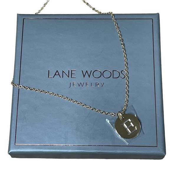 Lane Woods letter E pendant on chain New in Box - Picture 1 of 4
